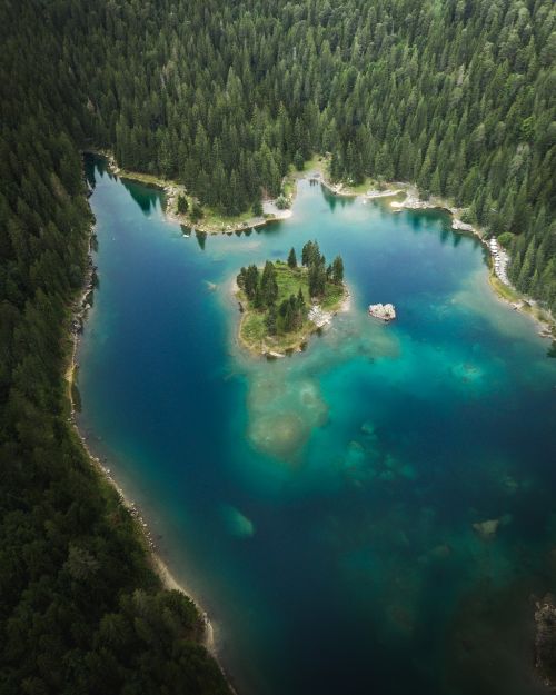 lake island nature