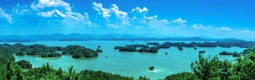 lake xinanjiang panorama