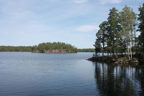 lake island view