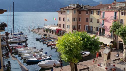 lake garda water