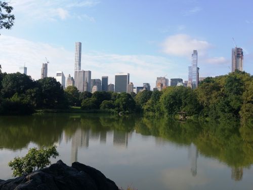 lake reflection park