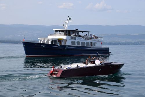 lake boat navigation