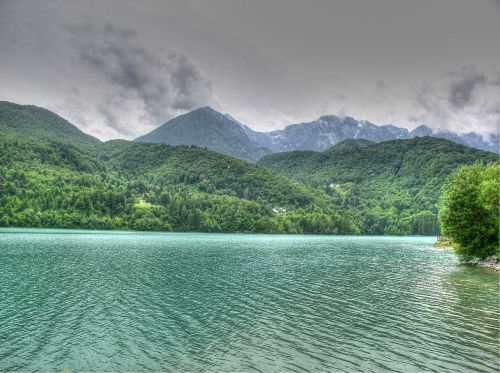 lake mountains water