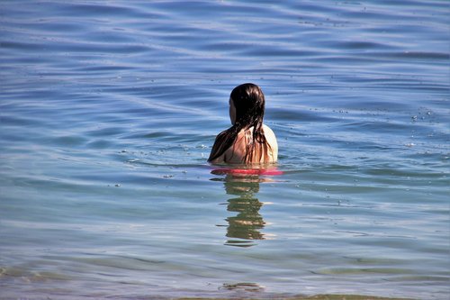 lake  in the water  float