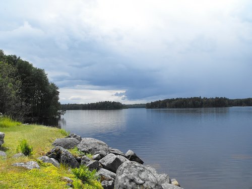 lake  cloud  water