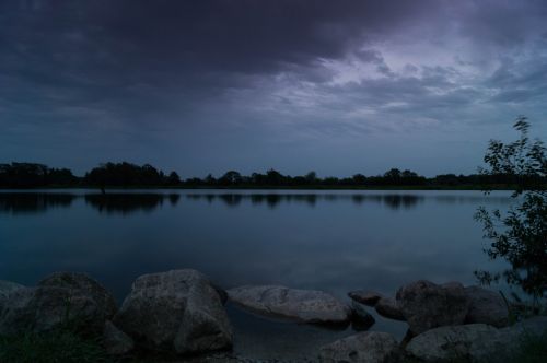 lake tranquil calm