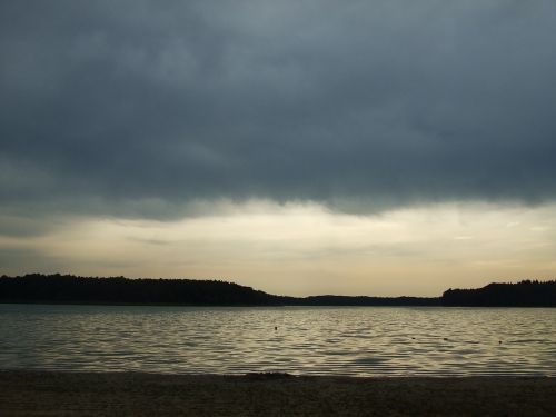 lake rainy mood abendstimmung