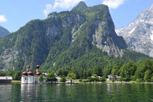 lake church tourism