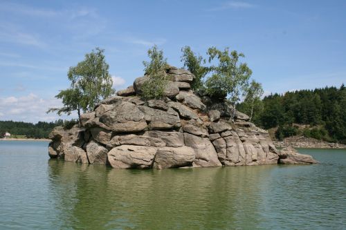 lake stones island