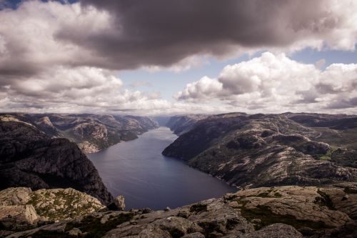 lake mountains hills