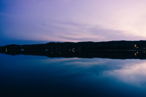lake water reflection