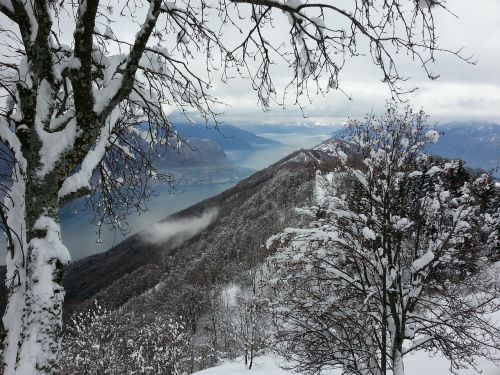 lake como snow alps