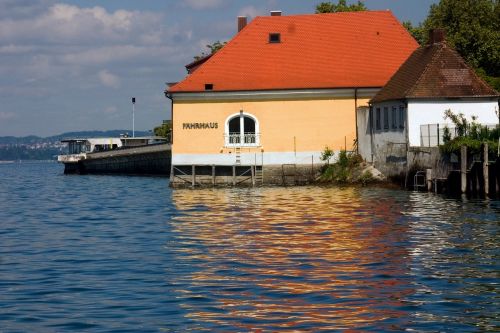 lake constance boat house mirroring