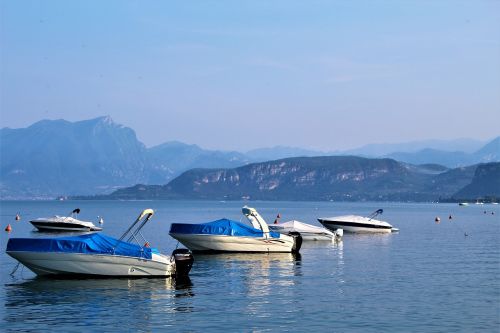 lake garda italy boats