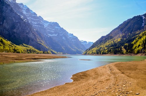 lake klöntal  reservoir  drought