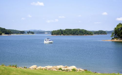 lake lanier lake water