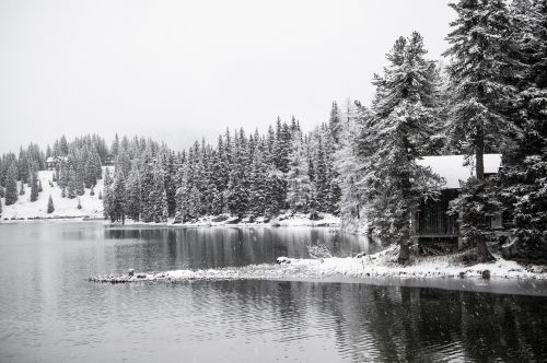 lake misurina snow christmas