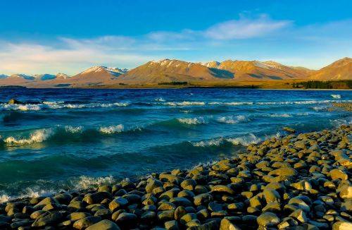 lake tekapo new zealand mountains