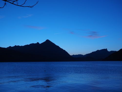 lake thun interlaken blue hour