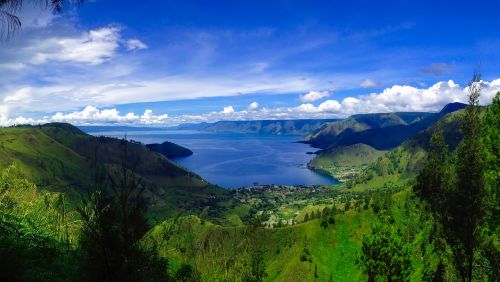 lake toba indonesia sky