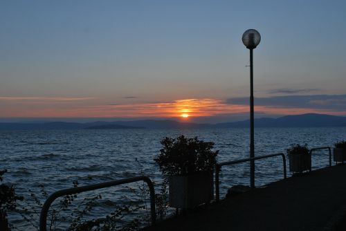 lake trasimeno dawn perugia