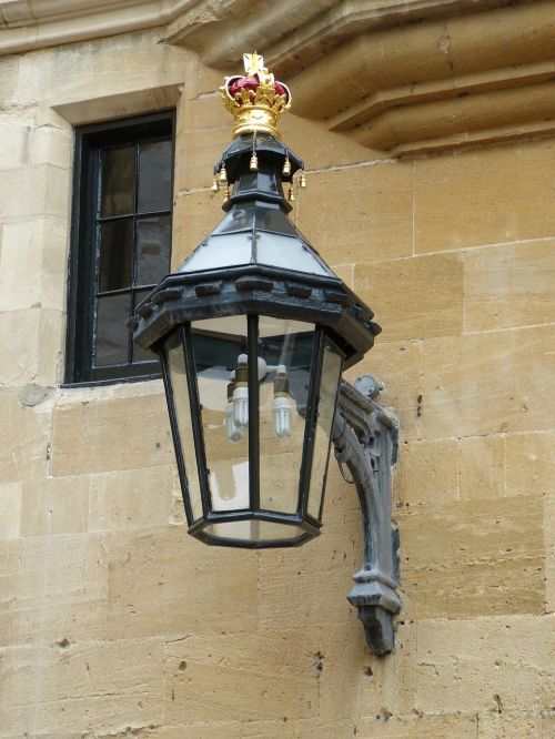 lamp lantern crown