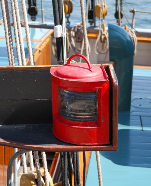 lamp red ship