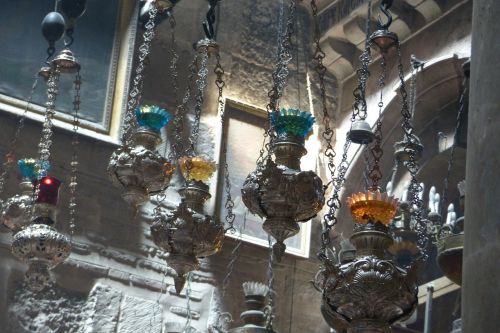 lamps holy sepulchre church jerusalem