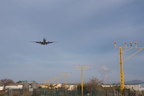 landing land aircraft