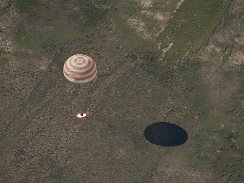 landing parachutes astronautics