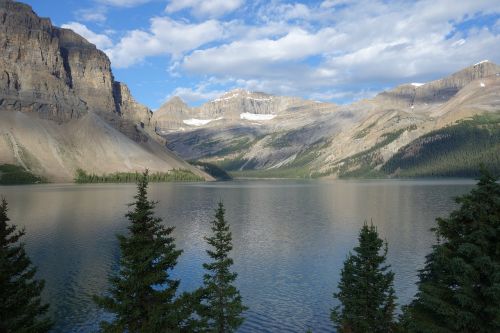 landscape lake mirroring