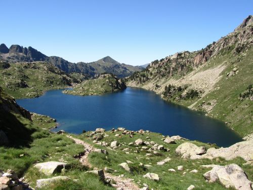 landscape tort lake lafosca vall