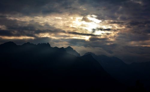 landscape sunrise mountains