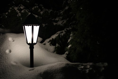 lantern  winter  darkness