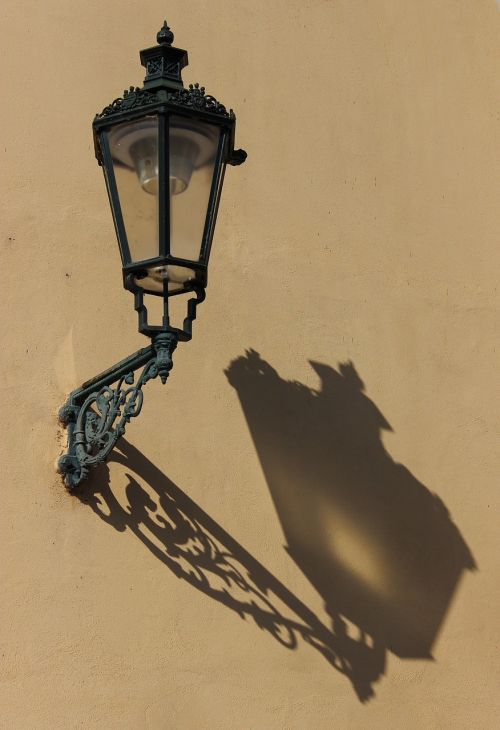 lantern shadow prague