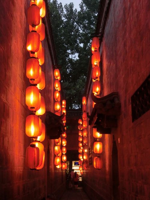 lanterns small alley red lantern