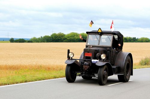 lanz-bulldog tractor historically
