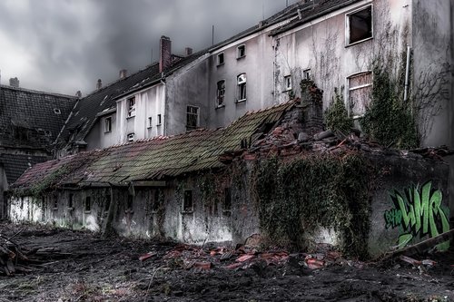 lapsed  houses  building