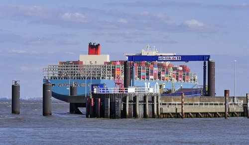 large shipping  container ship  elbe