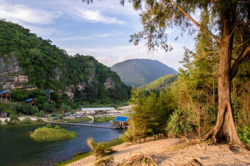 laut lampuuk aceh landscape