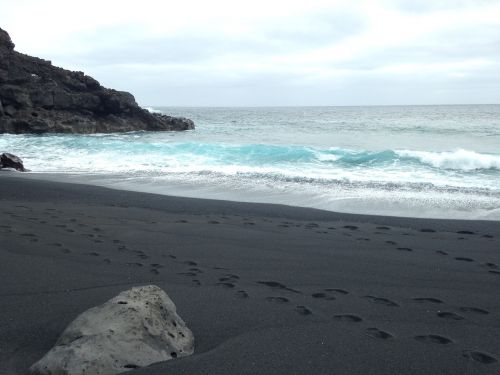 lava beach black