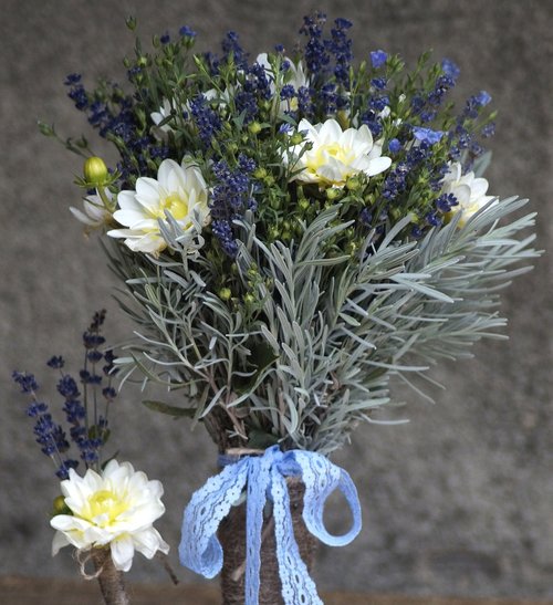 lavender  lein  bouquet