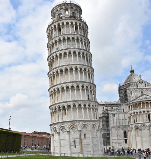 leaning tower pisa tuscany