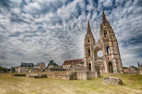 leave cathedral church