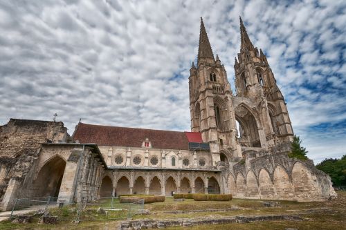 leave cathedral church