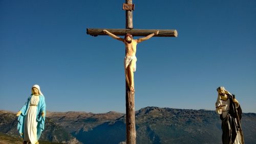 lebanon statue jesus