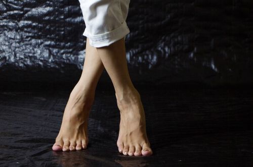 leg female feet