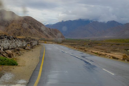 leh  ladakh  mountains