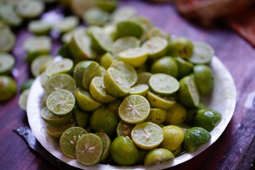 lemon - fruit  juice  table