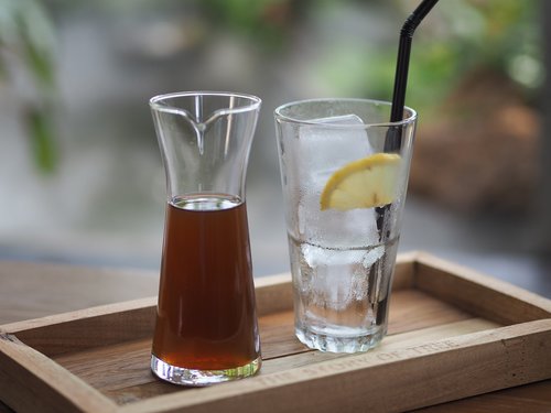 lemon tea  water  glass